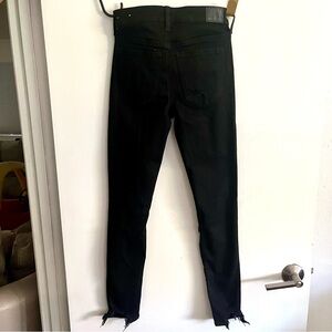 American Eagle black jegging ripped jeans!!